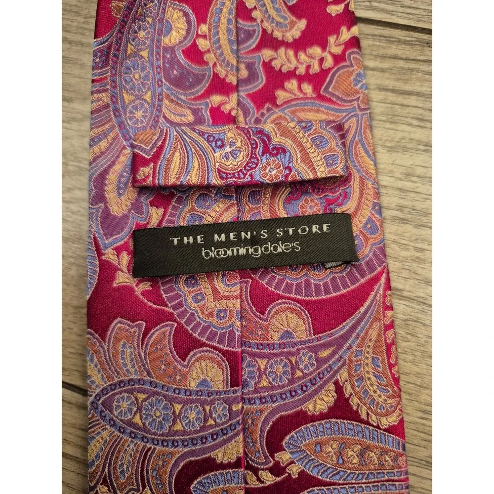 The Mens‎ Store Bloomingdales Silk Abstract Paisley Tie Red Pink Purple Gold